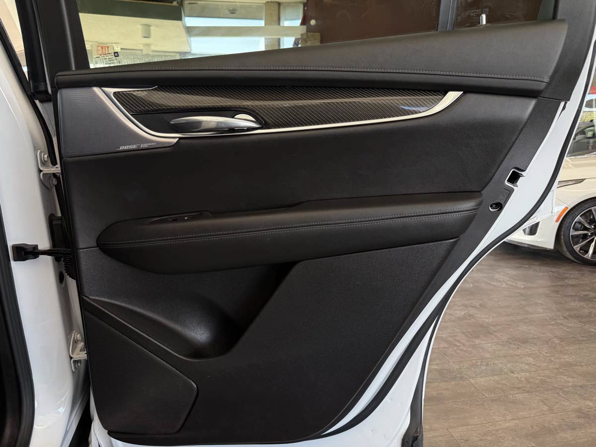 Used 2023 Cadillac XT6 Sport AWD/4WD image 39