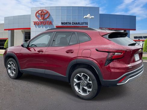 Used 2025 Chevrolet Trax LT w/ Driver Confidence Package FWD image 6