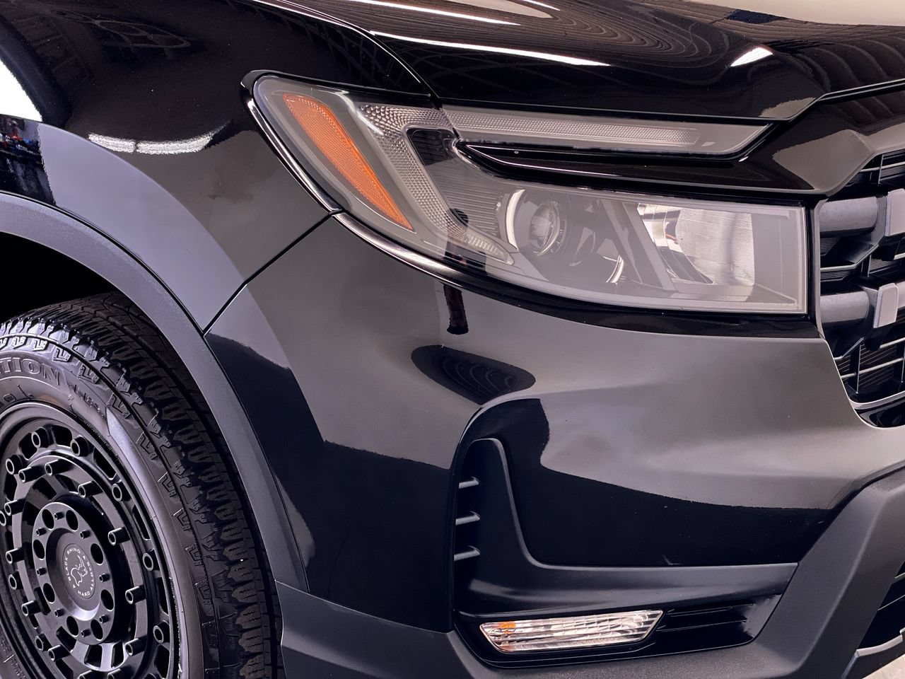 Used 2025 Honda Ridgeline Sport image 11