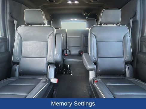 Certified 2023 Chevrolet Suburban Premier AWD/4WD image 17