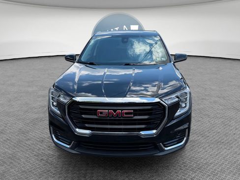 Used 2024 GMC Terrain SLE AWD/4WD image 9