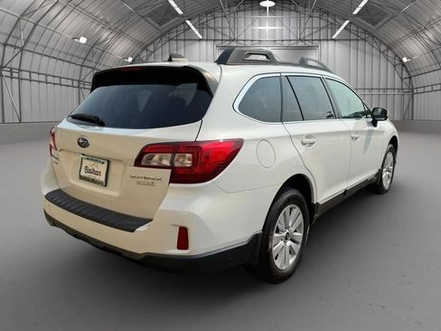 Used 2017 Subaru Outback 2.5i Premium image 5