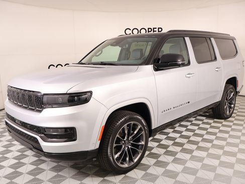 Used 2024 Jeep Grand Wagoneer L Series III w/ Rear Seat Video Group 1 image 11