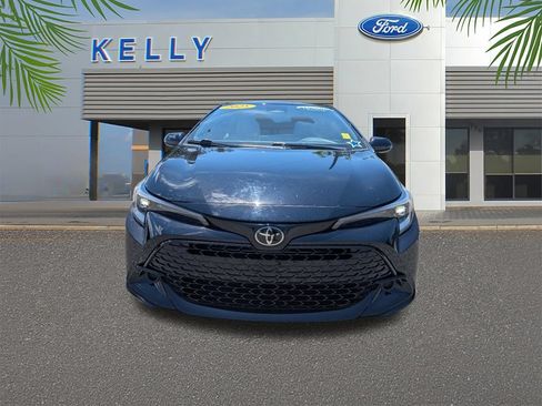 Used 2025 Toyota Corolla SE FWD image 3