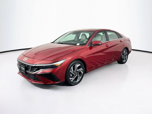 Used 2024 Hyundai Elantra Limited FWD image 3
