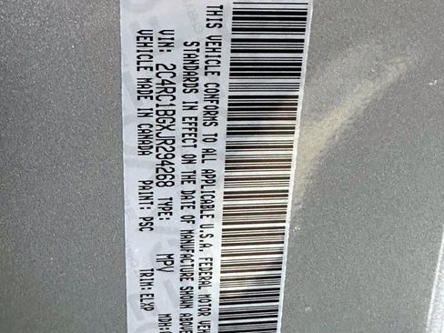 Used 2018 Chrysler Pacifica Touring-L image 34