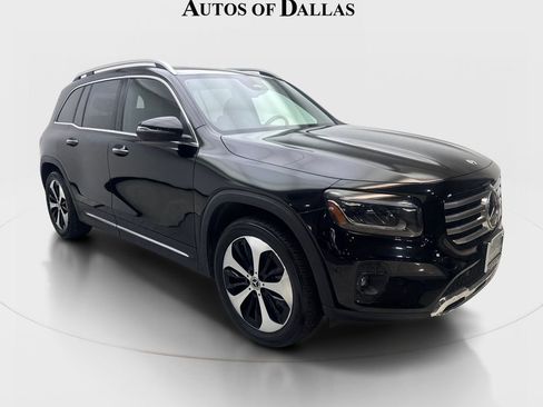 Used 2025 Mercedes-Benz GLB 250 4MATIC image 4