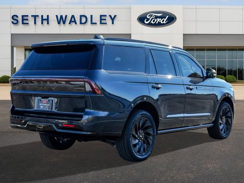 New 2025 Lincoln Navigator Reserve w/ Jet Appearance Package image 7