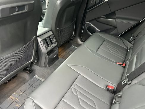 Used 2025 BMW X3 xDrive30i w/ Premium Package image 4