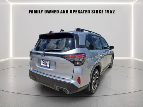 Certified 2025 Subaru Forester Limited AWD/4WD image 3