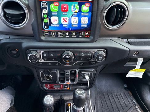 Used 2019 Jeep Wrangler Unlimited Rubicon AWD/4WD image 41