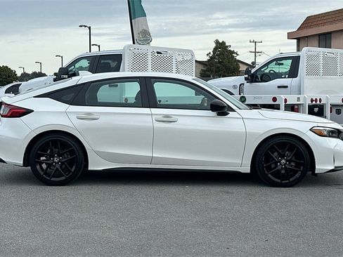 Used 2025 Honda Civic Sport image 2