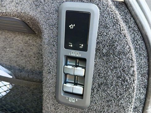 New 2026 Land Rover Range Rover Long Wheelbase SE image 13