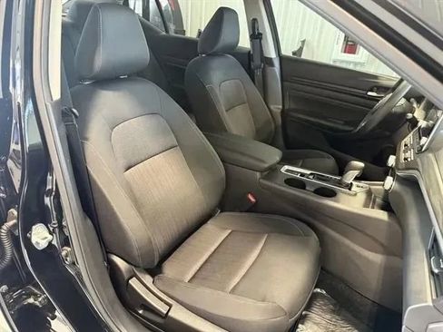 Used 2025 Nissan Altima 2.5 SV image 24