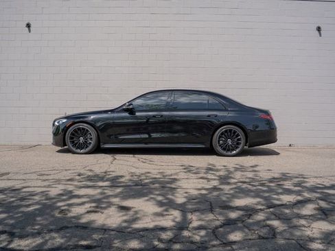 Used 2024 Mercedes-Benz S 580 4MATIC Sedan image 2