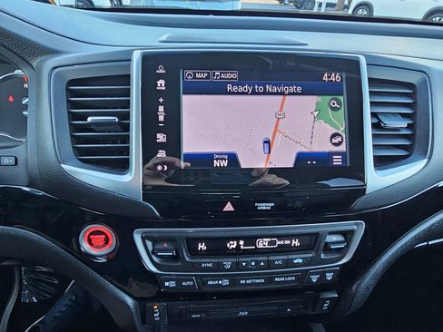 Used 2018 Honda Pilot Touring image 29