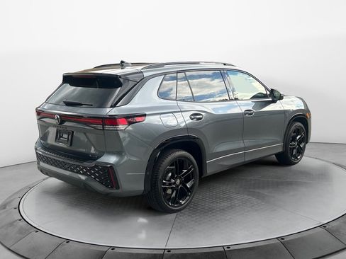 Certified 2025 Volkswagen Tiguan SE R-Line AWD/4WD image 7