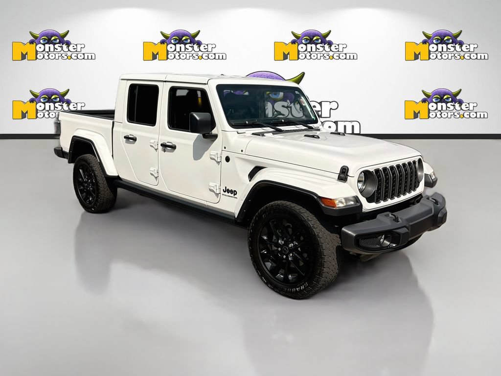 Used 2025 Jeep Gladiator Sport AWD/4WD image 3