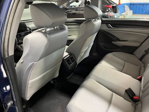 Used 2019 Honda Accord EX image 18