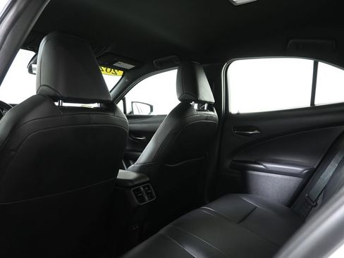 Used 2022 Lexus UX 200 w/ Accessory Package (Z2) image 29