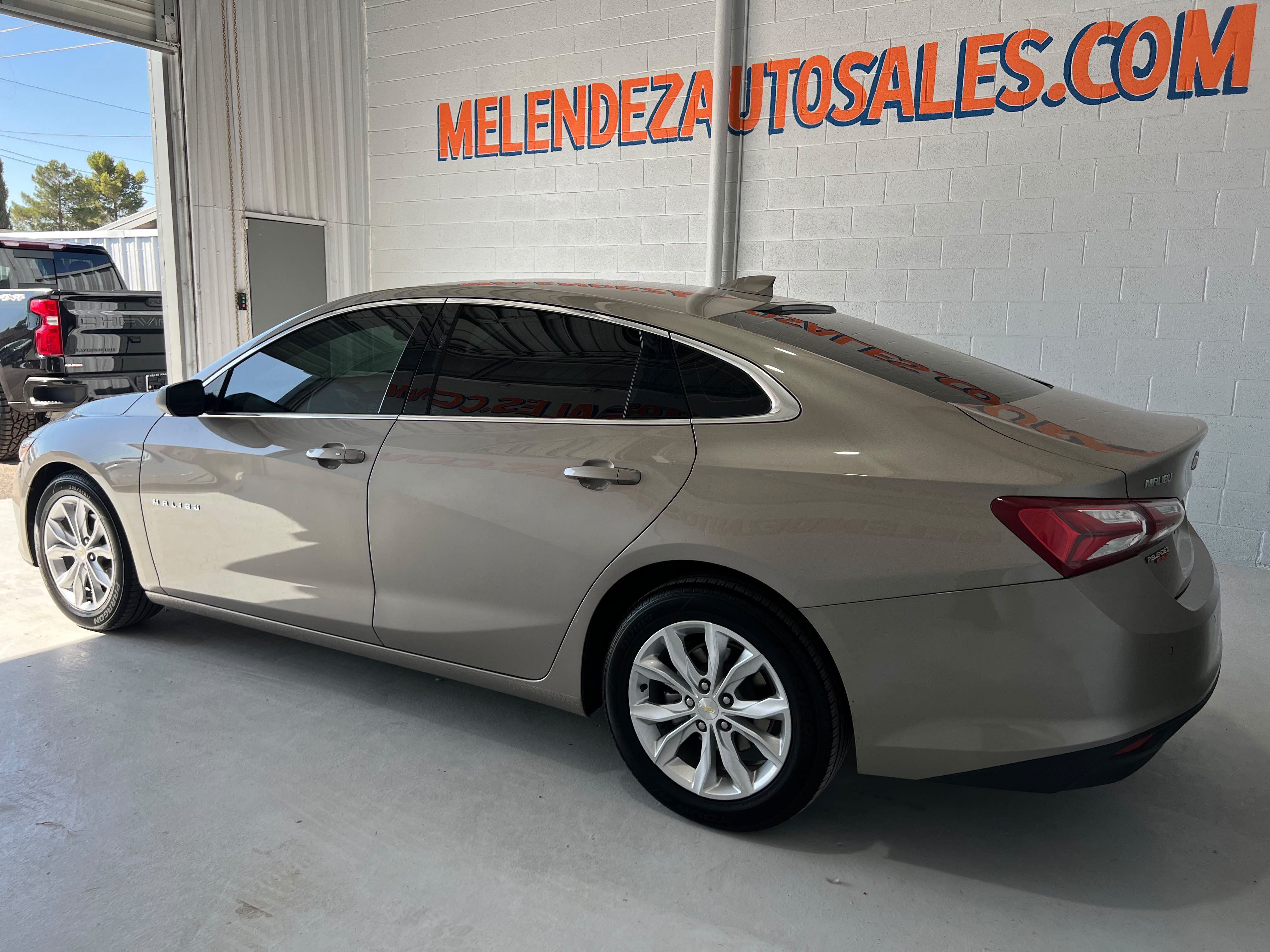 Used 2022 Chevrolet Malibu LT FWD image 3