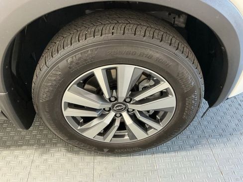 Used 2024 Nissan Pathfinder SL AWD/4WD image 50