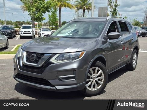 Used 2018 Nissan Rogue SV image 1
