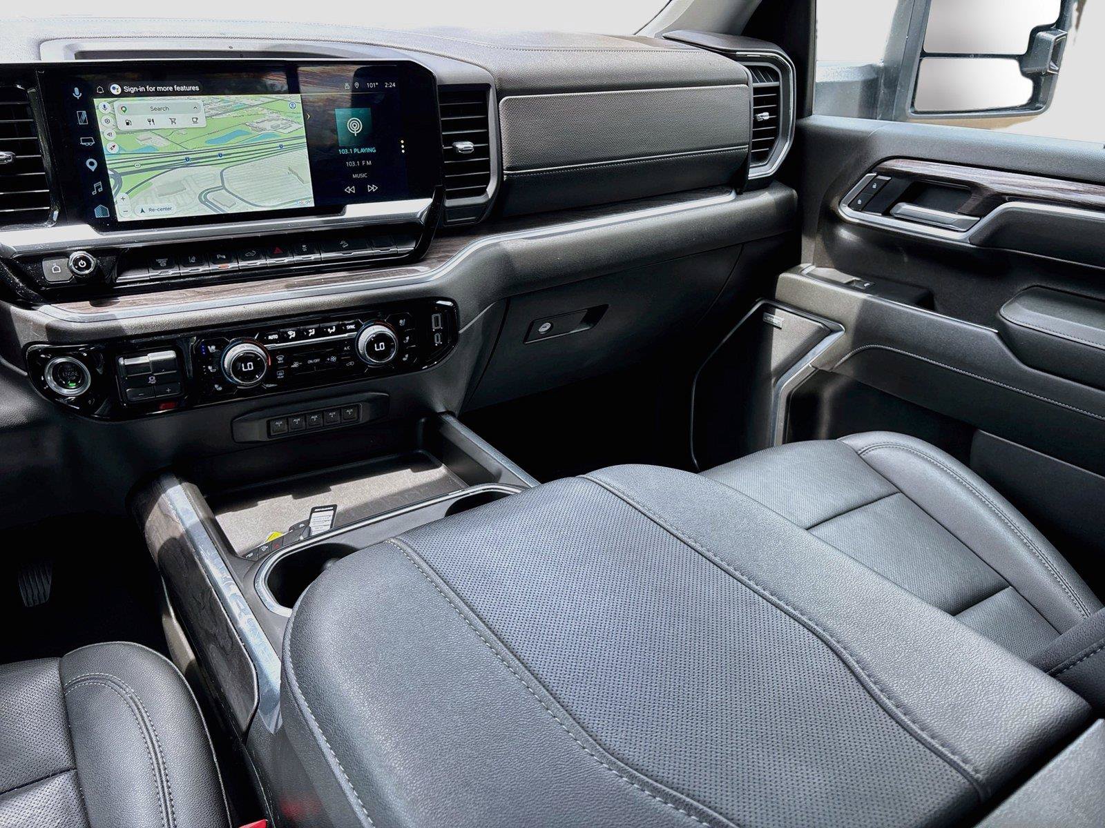 Used 2025 Chevrolet Silverado 2500 LTZ w/ LTZ Plus Package AWD/4WD image 24