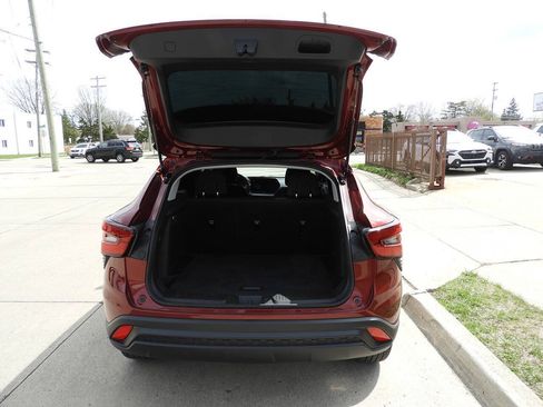 Used 2025 Chevrolet Trax LS w/ LS Convenience Package FWD image 23