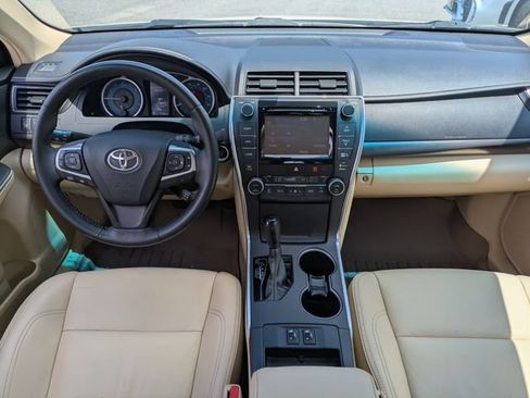 Used 2017 Toyota Camry XLE w/ Moonroof Package FWD image 15