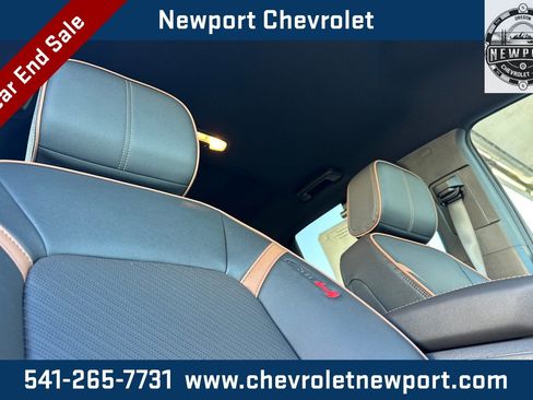 New 2025 GMC Canyon AT4 w/ AT4 Premium Package image 14