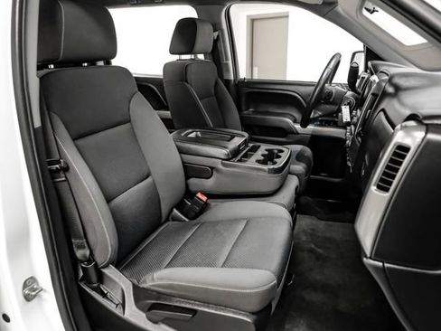 Used 2018 Chevrolet Silverado 1500 LT w/ All Star Edition image 39