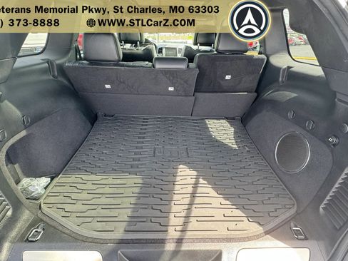 Used 2015 Jeep Grand Cherokee Overland w/ Advanced Technology Group image 17