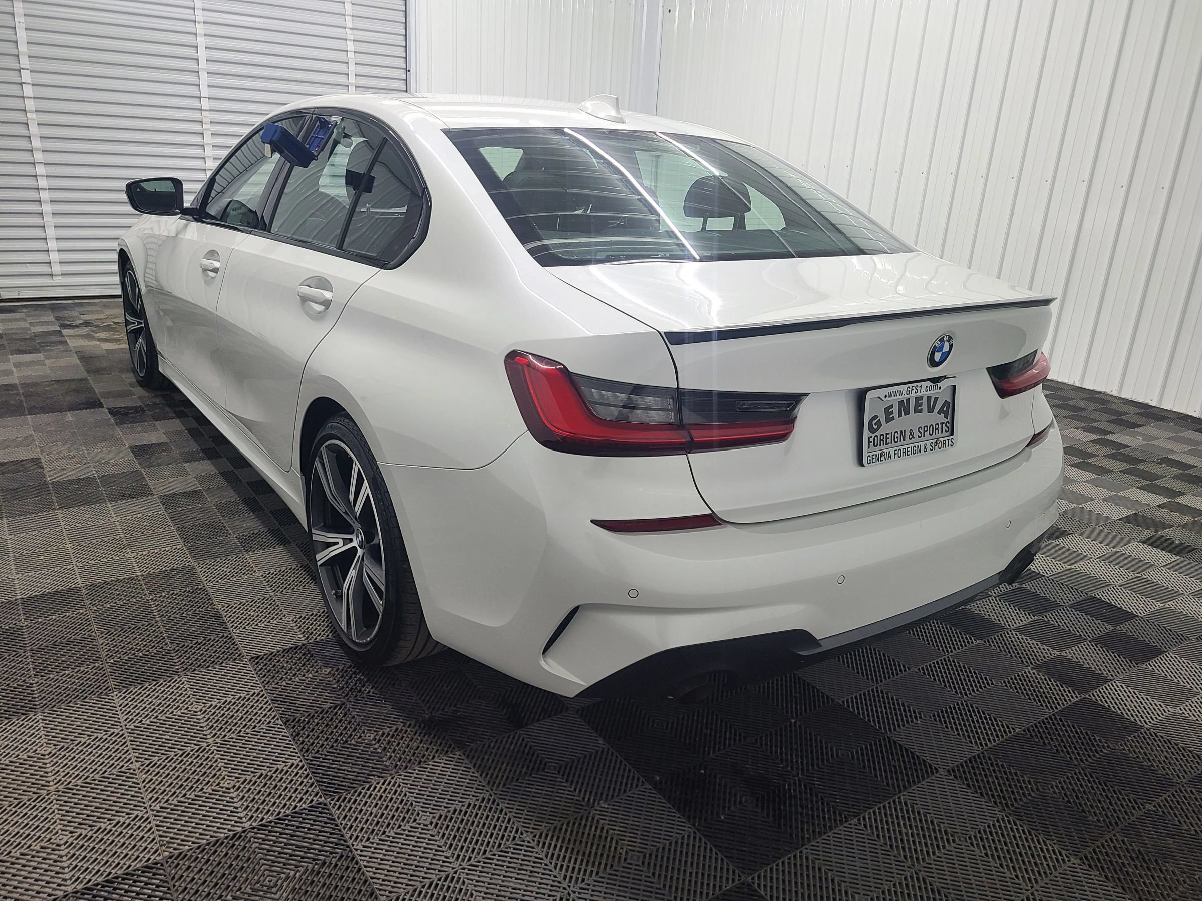 Used 2019 BMW 330i Sedan w/ M Sport Package RWD image 10