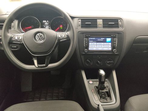 Used 2015 Volkswagen Jetta S image 22