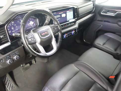 Used 2025 GMC Sierra 1500 SLT AWD/4WD image 39