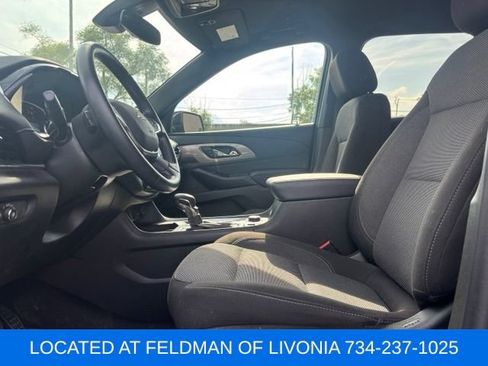 Certified 2023 Chevrolet Traverse LT FWD image 6