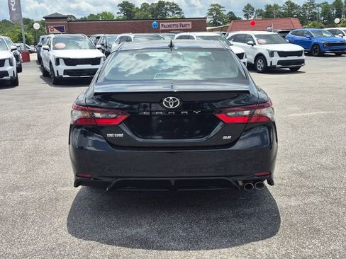 Used 2023 Toyota Camry SE FWD image 4
