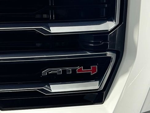 Used 2025 GMC Sierra 2500 AT4 image 21