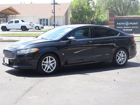 Used 2014 Ford Fusion SE FWD image 10