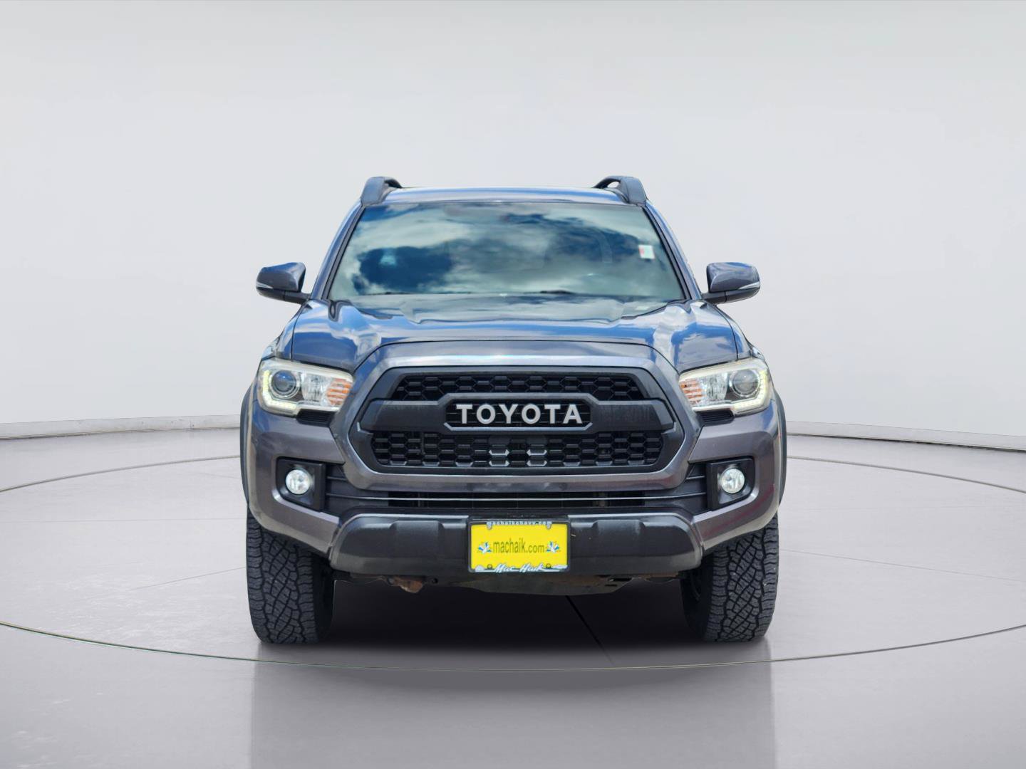 Used 2017 Toyota Tacoma TRD Off-Road w/ Premium & Technology Package AWD/4WD image 2