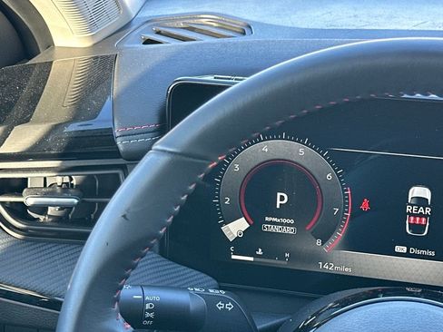 New 2025 Nissan Kicks SR image 18