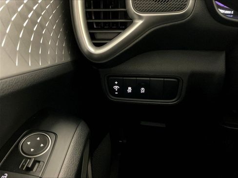Used 2024 Kia Soul LX w/ Option Group 015 FWD image 14