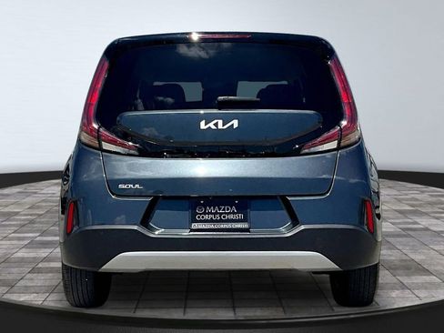 Used 2025 Kia Soul LX w/ LX Technology Package FWD image 6