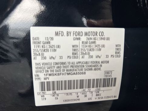 Used 2021 Ford Explorer Limited w/ Equipment Group 301A AWD/4WD image 30