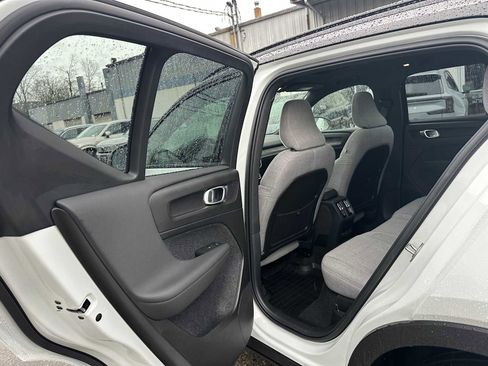 Certified 2023 Volvo XC40 Recharge Ultimate image 16