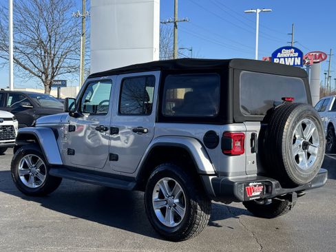 Used 2018 Jeep Wrangler Unlimited Sahara image 17