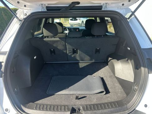 Used 2025 Chevrolet Equinox LT image 30