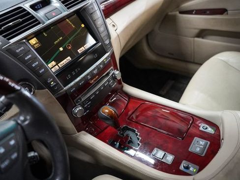 Used 2011 Lexus LS 460 AWD w/ Comfort Pkg image 6