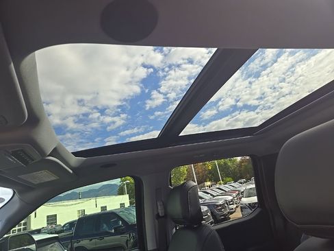 New 2025 Ford F350 Lariat w/ Lariat Ultimate Package image 24